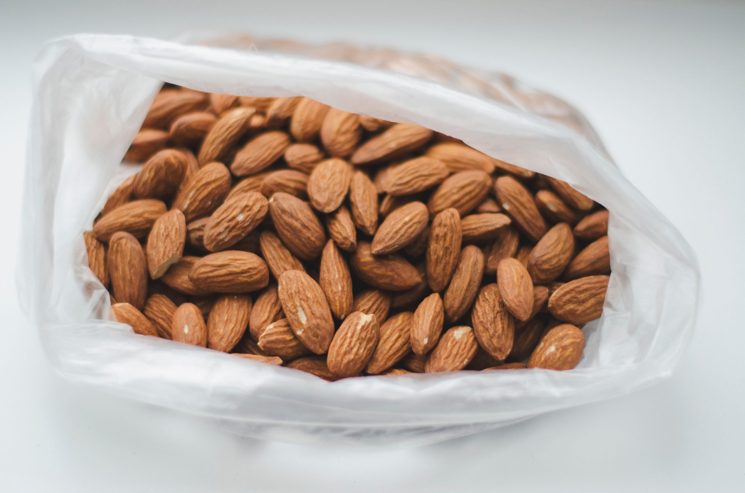 almond-almond-nuts-3BJPVJM